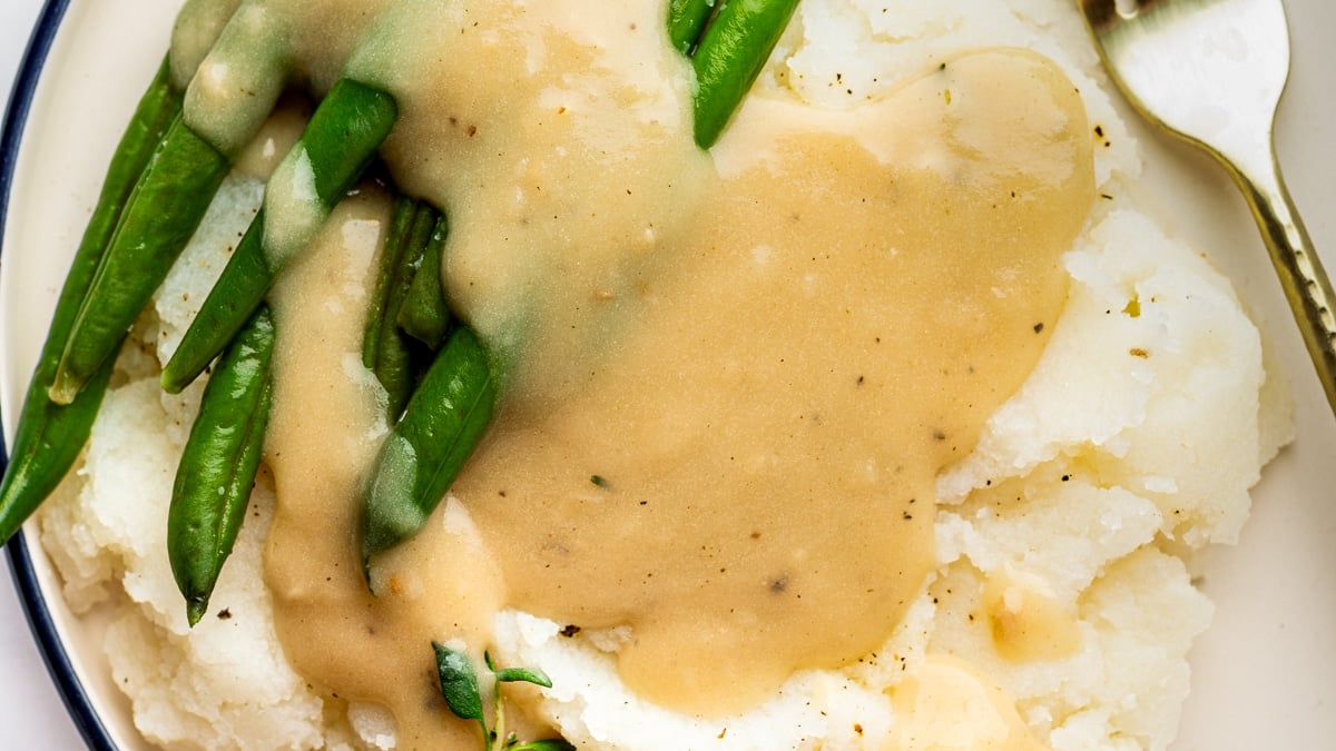 Make Smooth, Lump-Free Gravy: Easy Recipe for Any Meal